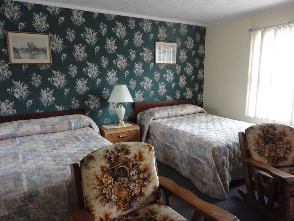 Hipwell'S Motel Fonthill Quarto foto